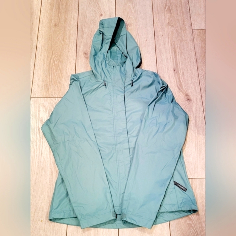 White Sierra Small Packable Green Raincoat, *Some Imperfecrions*